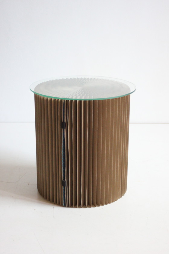 Image 1 of Tavolino pieghevole in cartone con piano in vetro, anni '70