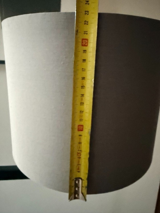 Image 1 of 1x, zwart metalen vloerlamp, met lichtgrijze kap