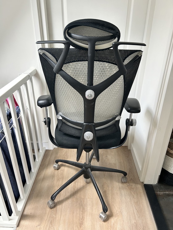 Image 1 of Vitra Ypsilon bureaustoel