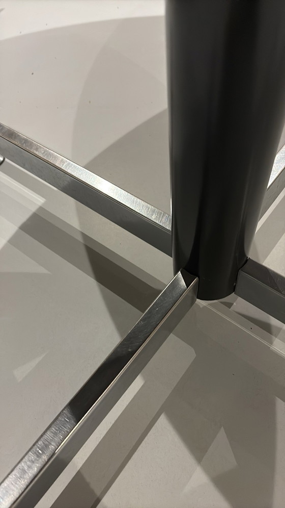 Tavolo da pranzo di design vintage | Rotondo | Bianco con base cromata | Ø 120 cm – Tavoli da pranzo, Metallo (photo 4 of 7)