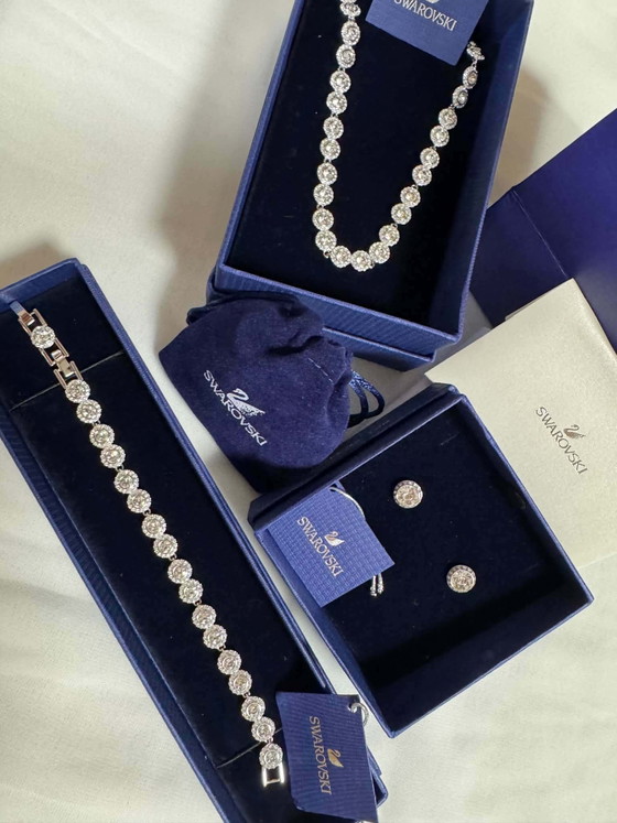 Image 1 of Set di gioielli Swarovski con angeli, collana, bracciale e orecchini, con scatola.