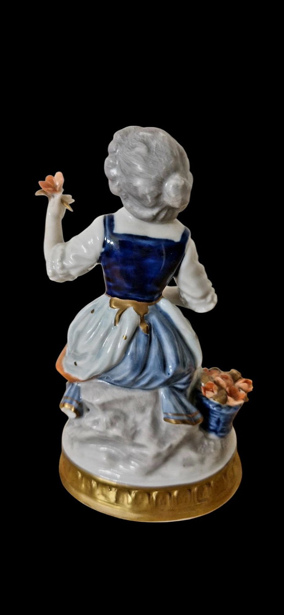Image 1 of Statuette fille