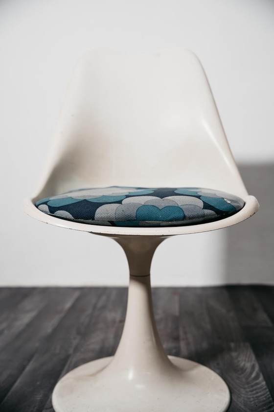 Image 1 of Chaise Tulipe Vintage, design moderne des années 1970