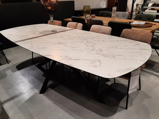 Mesa de comedor Masura ovalada - 240 x 110 cm - *