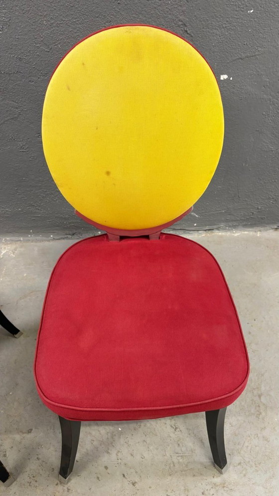 Image 1 of Een paar medaillonstoelen, model Funny Valentine, van Jean-Charles de Castelbajac, 20e eeuw