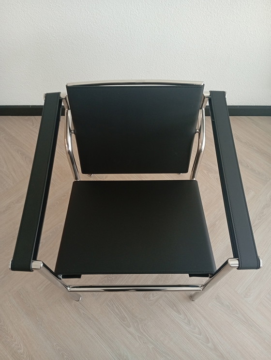 Image 1 of Replica in similpelle nera Le Corbusier Lc1