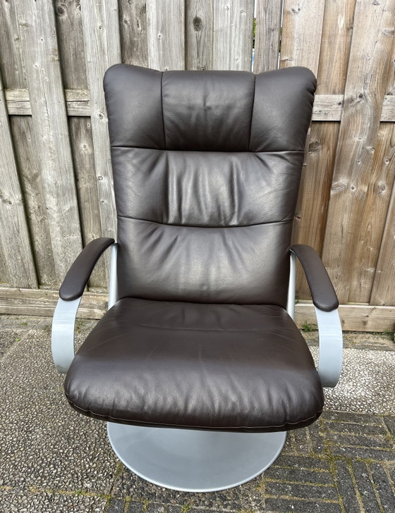 Image 1 of Donkerbruin leren retro relaxfauteuil/draaifauteuil