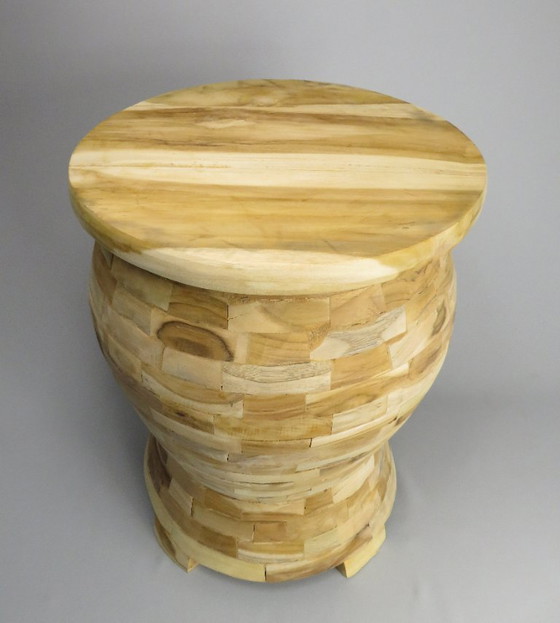 Image 1 of Handgefertigter Teakholzhocker / Beistelltisch