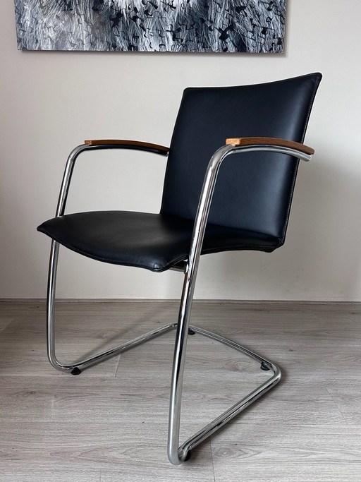 4x Leolux Freyr design eetkamerstoelen