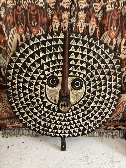 Máscara de arte tribal