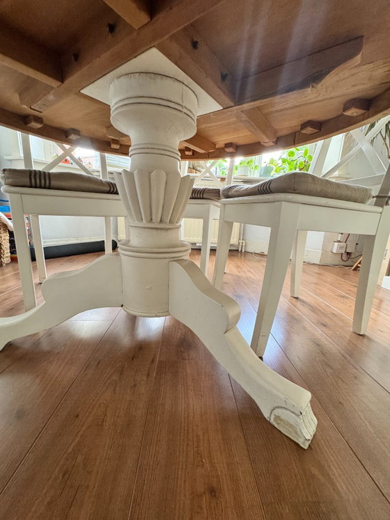 Round teak dining table – Wood (photo 6 of 8)