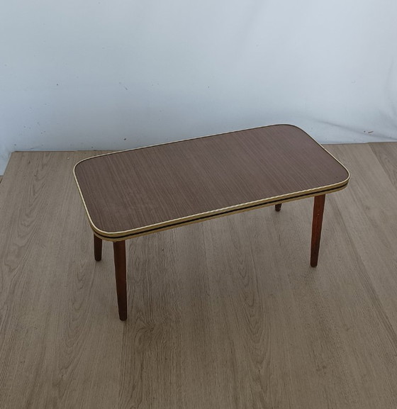 Tavolino vintage con venature del legno – Tavolini, Metal, Wood (photo 7 of 7)