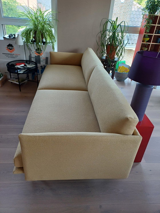 Image 1 of Canapé jaune doré Outline Muuto