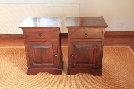 2 mesitas de noche de caoba, apenas utilizadas por Eichholtz