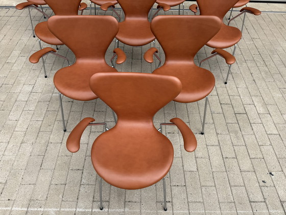 Image 1 of 10 sedie Butterfly serie 7 con braccioli, di Arne Jacobsen, NUOVE!!