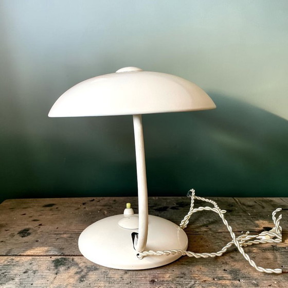 Lampada da scrivania bianca originale Bauhaus di Helo Leuchten, anni '50 – Lampade da tavolo, Brass (photo 3 of 12)