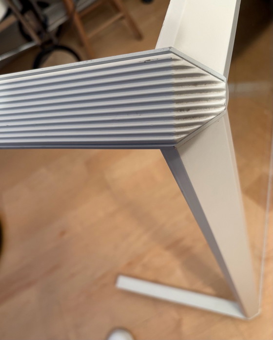 Table basse avec plateau en verre – Tables basses, Aluminium (photo 6 of 7)
