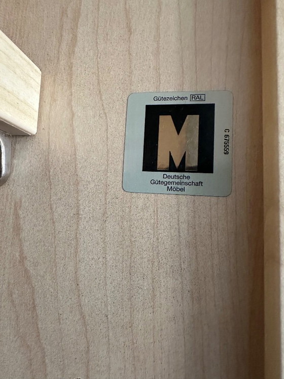 Image 1 of Armario con 2 puertas correderas y frenos, 2 focos regulables.