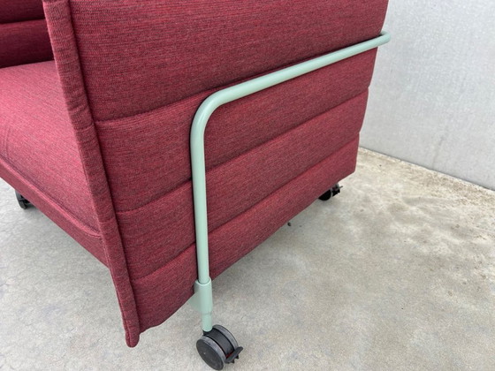 Image 1 of Poltrona acustica Vitra Alcove