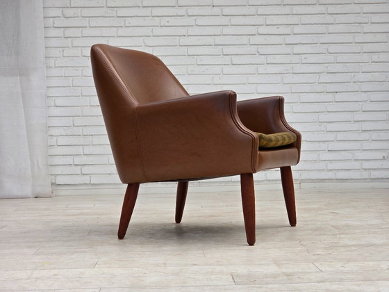 Image 1 of Anni '70, poltrona danese, similpelle, gambe in legno di teak.