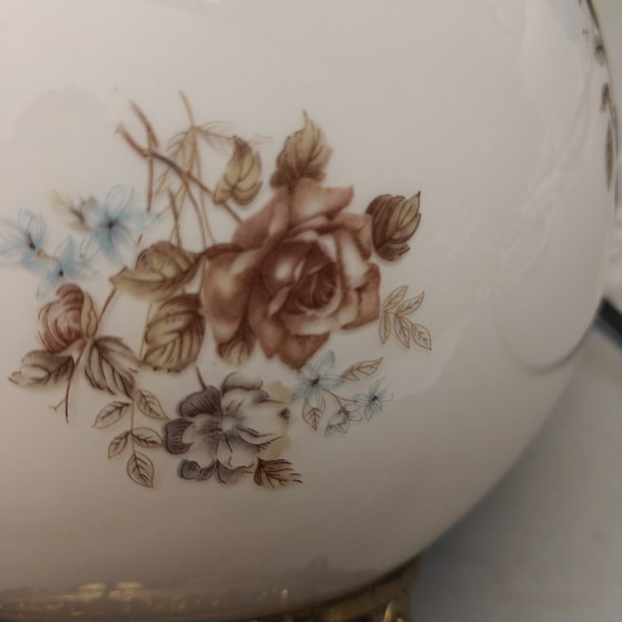 Image 1 of Suspension vintage en verre opalin à motif floral – Aspect laiton – Ampoule incluse