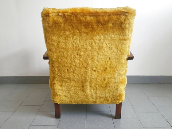 Image 1 of Vintage fauteuil uit de jaren 40, eikenhout en okerkleurig synthetisch bont, DLG Jean Royère, jaren 40