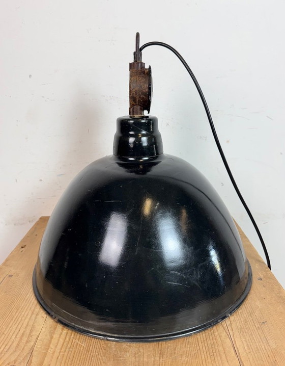 Image 1 of Ostdeutsche Fabriklampe aus schwarzer Emaille von LBD Veb Leuchtenbau Dresden, 1950er
