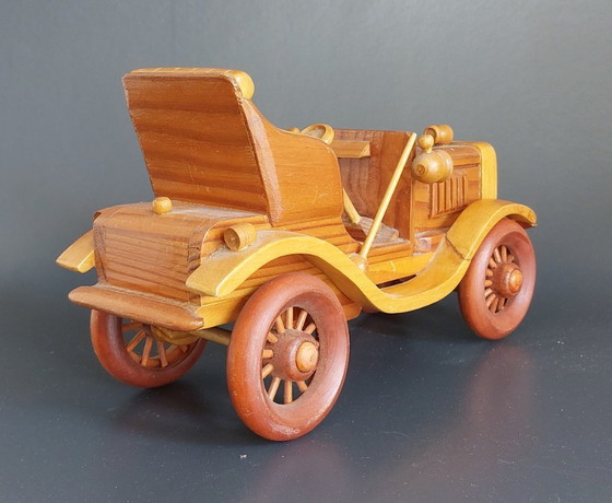 Image 1 of Voitures et camions en bois fabriqués et peints à la main