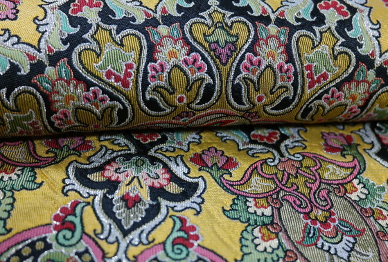 Image 1 of Oosters handgemaakt tafelkleed, zeer fijn vervaardigd uit zijden draden, 100 x 100 cm