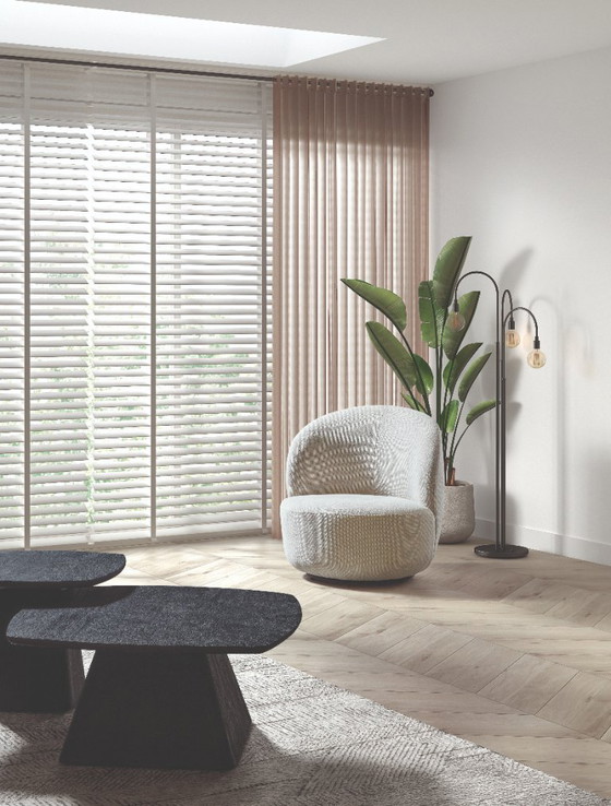 Image 1 of Brauner Couchtisch 80x80