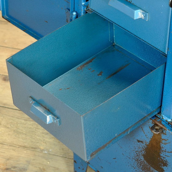 Image 1 of Armario industrial de cuatro cajones de la década de 1970