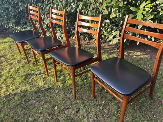 Image 1 of Vintage table and chairs set