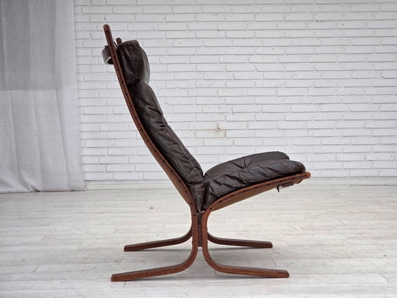 Image 1 of Anni '70, design norvegese di Ingmar Relling, modello "Siesta", pelle per mobili.