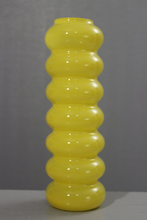 Solstråle vase Ikea vintage design Anne Nilsson 2011 yellow model