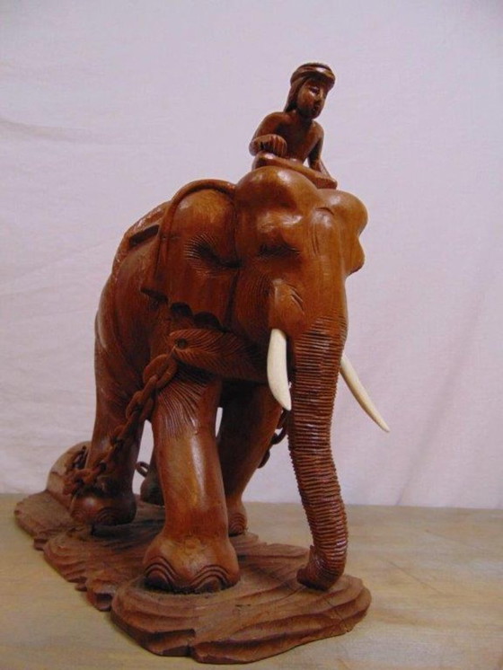 Image 1 of Elefante intagliato a mano dall'Indonesia