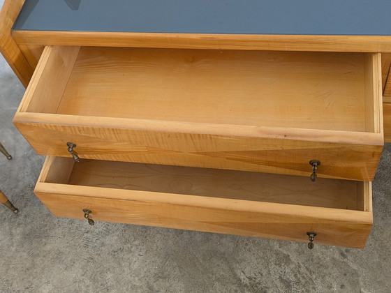 Image 1 of Años 50 - Madera, latón, vidrio - Cómoda y mesilla de noche