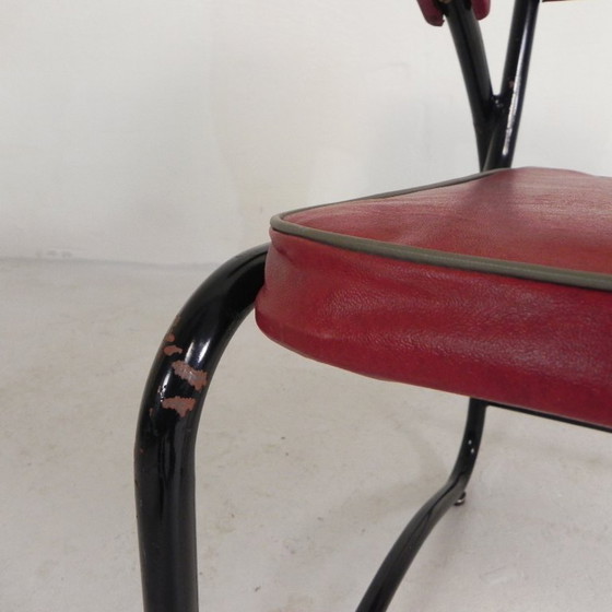 Image 1 of Conjunto de 4 sillones y mesa de centro con estructura tubular de estilo Bauhaus, década de 1950.