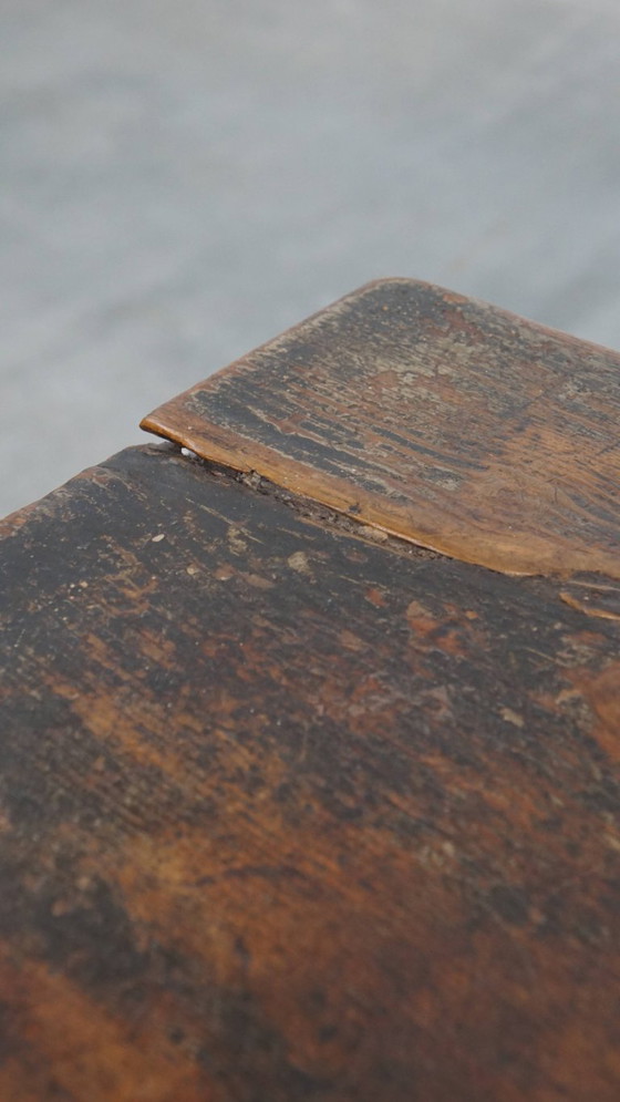 Image 1 of Mesa auxiliar española antigua de finales del siglo XVIII con cajón.