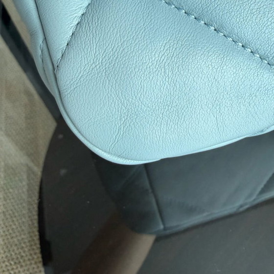 Image 1 of Borsa Chanel C19 Small 19 in pelle di capra trapuntata, azzurra, bicolore, con microchip.