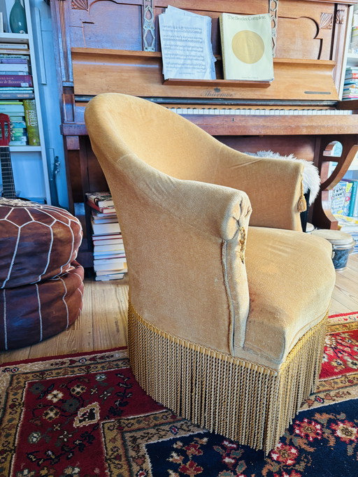 Silla y reposapiés de terciopelo francés estilo boudoir vintage