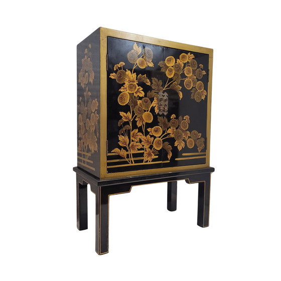 Image 1 of Cabinet “Crisantemos”, Laca Urushi-E, Periodo Showa, S. Xx - Japón
