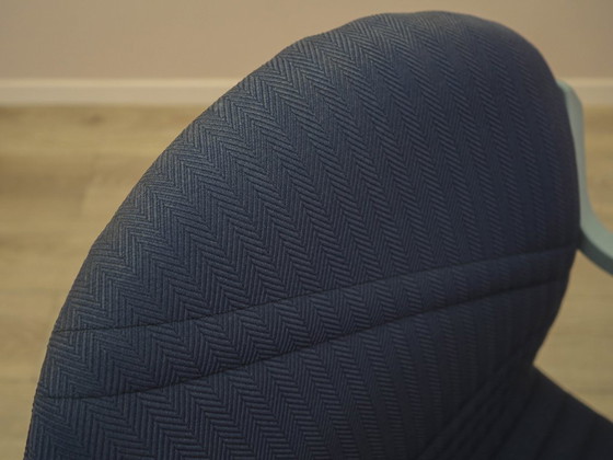 Italiaanse vergaderstoel uit de jaren 90 met blauwe bekleding op een zwevend onderstel. – Bureaustoelen (photo 14 of 15)