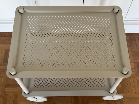 Muuto Flow Trolley, Grau – Sideboard, Metal, Modern (photo 4 of 5)