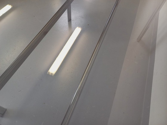 Image 1 of Vintage ovale eettafel van rookglas en verchroomd metaal, in Space Age-stijl uit de jaren 70.