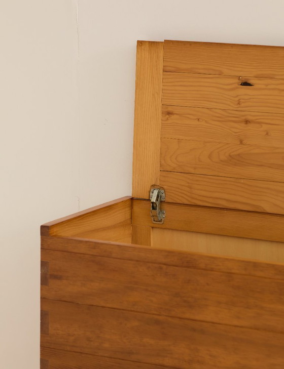 Image 1 of Grande baule Savoie della collezione Regain in pino massello, vintage, circa 1975