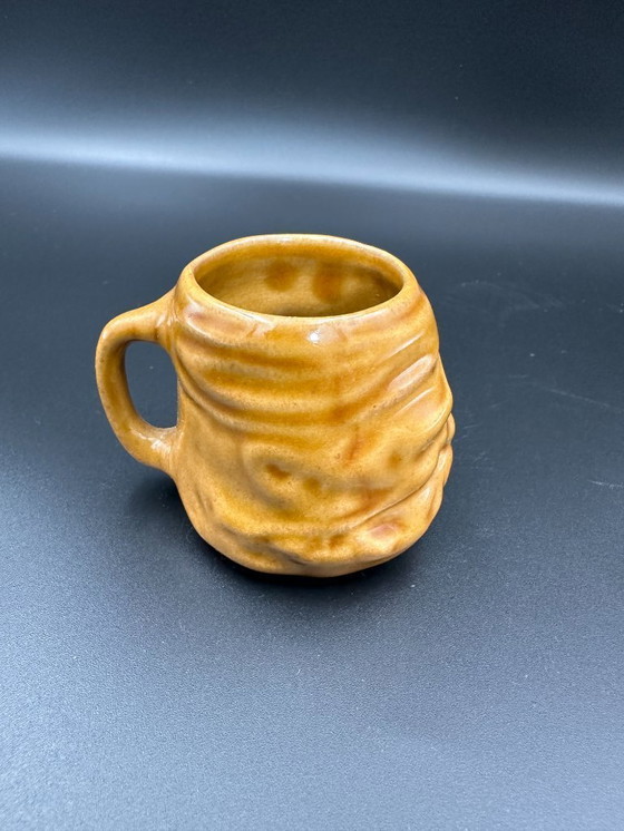 Image 1 of Jarra pirata con vasos de chupito de cerámica de estudio