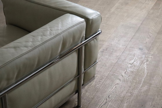Image 1 of Poltrona Cassina LC3 di Le Corbusier in pelle color crema, Italia anni '80