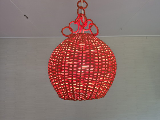 Image 1 of Rotan hanglamp oranje. Vintage rieten lamp met ketting.