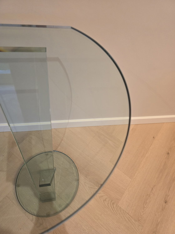 Image 1 of Table d'appoint design en verre