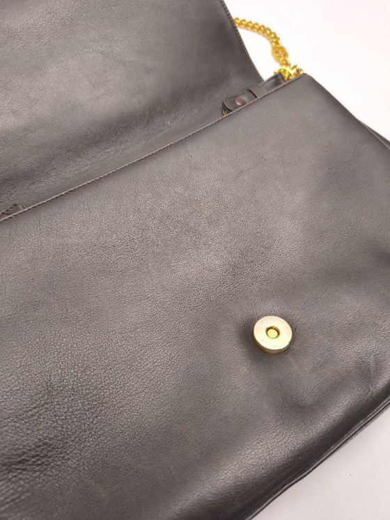 Image 1 of Rara borsa a tracolla vintage Gucci in pelle scamosciata e pelle con catena GG dorata e ciondolo con stemma – Made in Italy